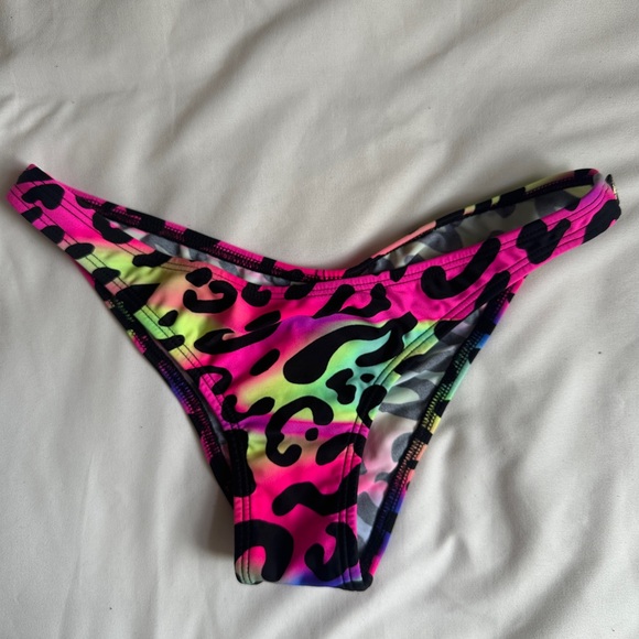 Rainbow Leopard Print Bikini Bottom Cleo the hurricane - Picture 2 of 2